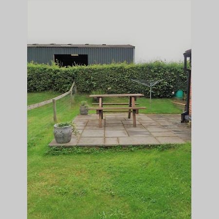 The Old Cowshed Annexe Apartment Taunton Exterior photo